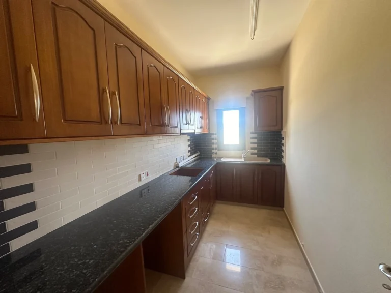 4 Bedroom House for Sale in Chlorakas, Paphos District