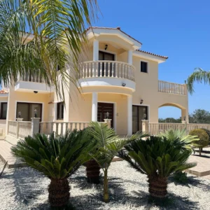 4 Bedroom House for Sale in Chlorakas, Paphos District
