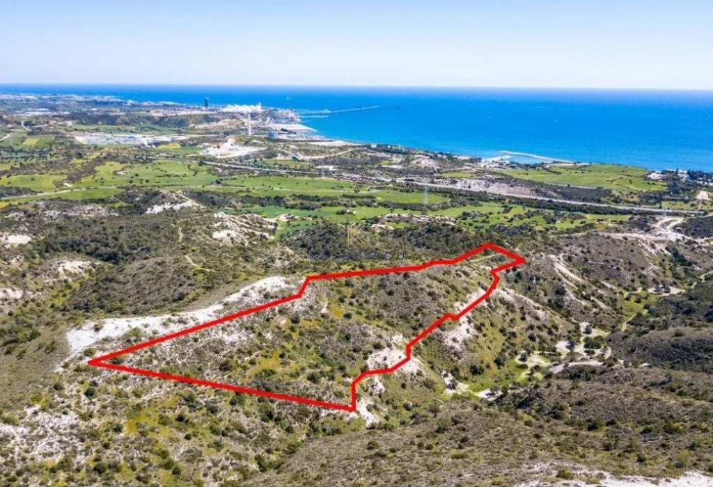 19,666m² Plot for Sale in Pentakomo, Limassol District