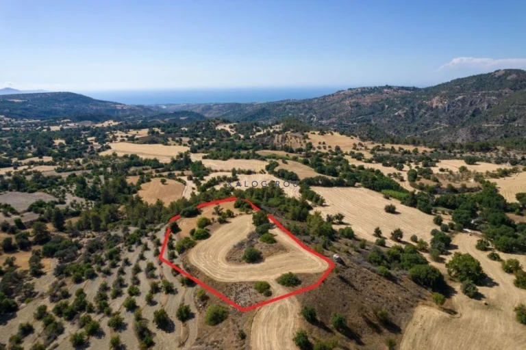 8,027m² Plot for Sale in Lysos, Paphos District