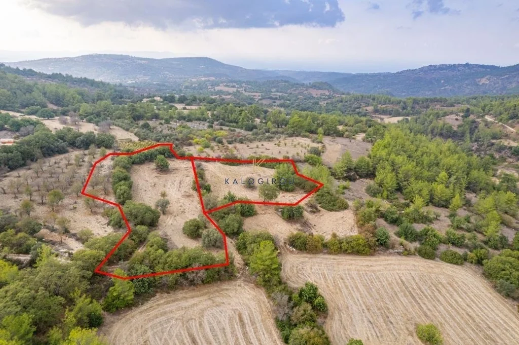 10,369m² Plot for Sale in Lysos, Paphos District