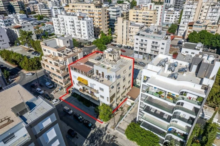 853m² Commercial for Sale in Agioi Omologites, Nicosia District