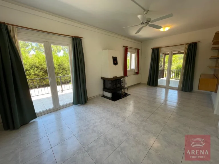 3 Bedroom House for Sale in Mosfiloti, Larnaca District