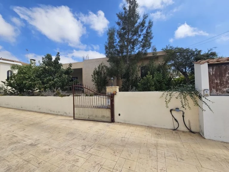 3 Bedroom House for Sale in Geroskipou, Paphos District