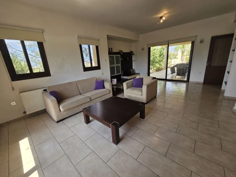 3 Bedroom House for Sale in Geroskipou, Paphos District