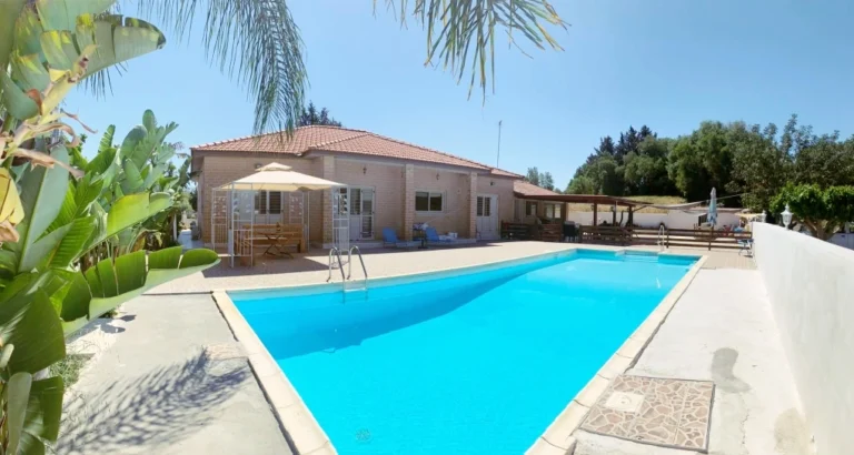 4 Bedroom House for Sale in Polemi, Paphos District