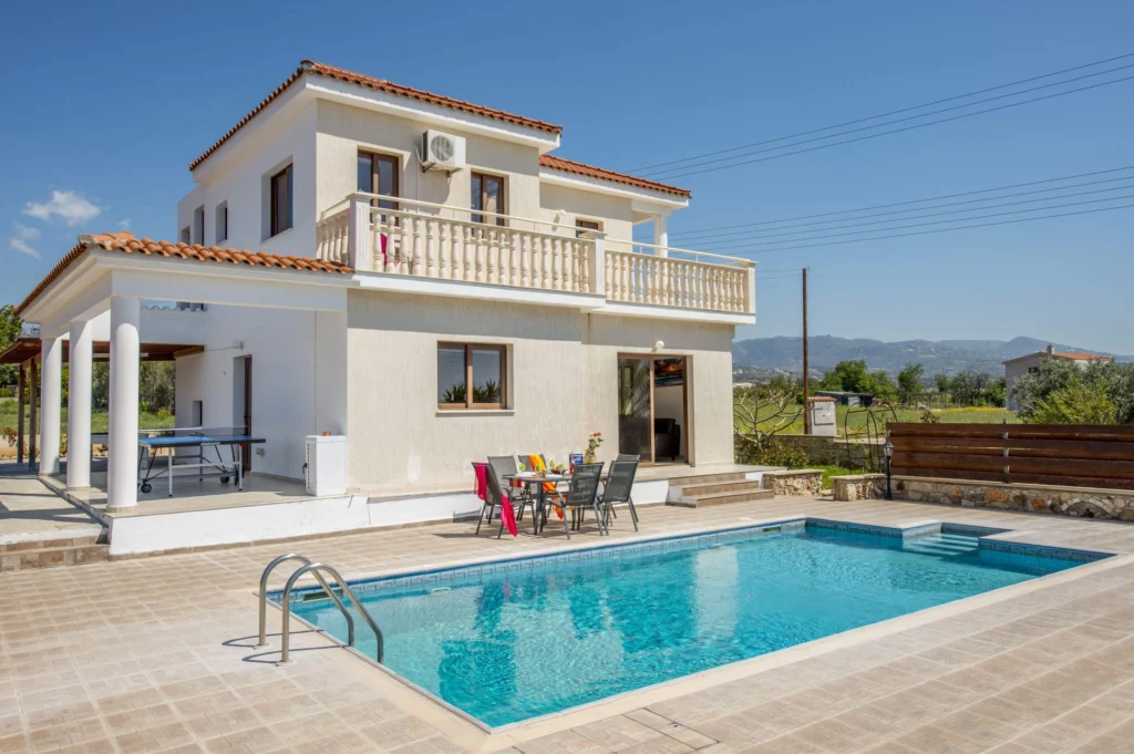 4 Bedroom House for Rent in Peyia, Paphos District