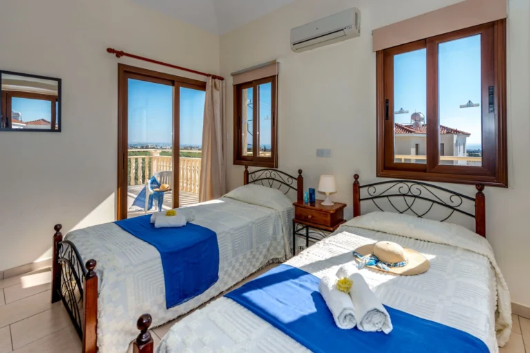 4 Bedroom House for Rent in Peyia, Paphos District