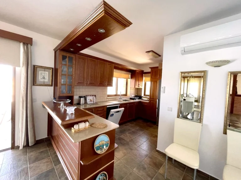 4 Bedroom House for Rent in Argaka, Paphos District