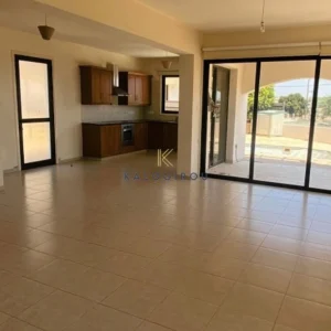 3 Bedroom House for Sale in Mazotos, Larnaca District