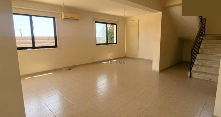 3 Bedroom House for Sale in Mazotos, Larnaca District