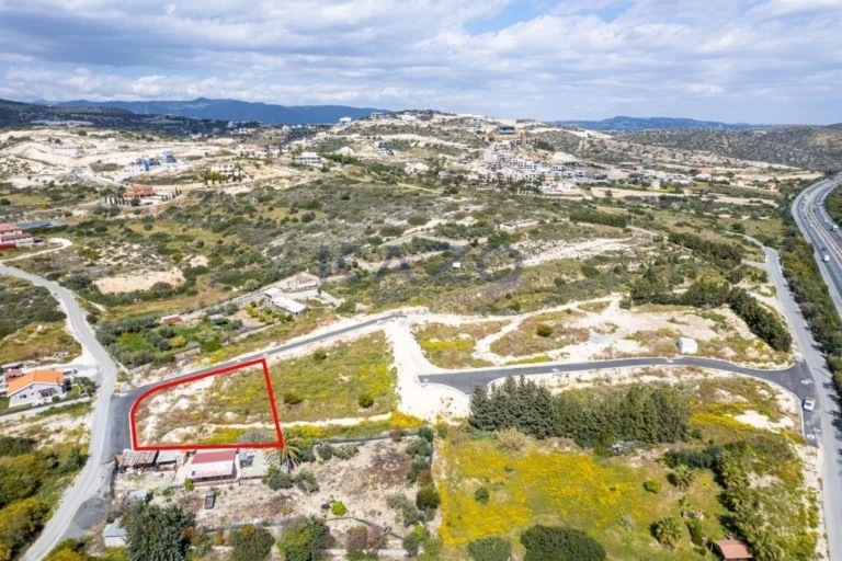 1,100m² Plot for Sale in Agios Tychonas, Limassol District