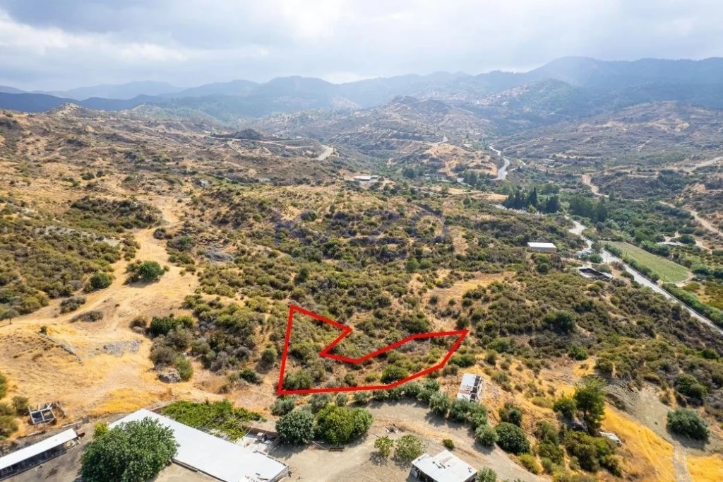 1,156m² Plot for Sale in Kato Pyrgos, Nicosia District