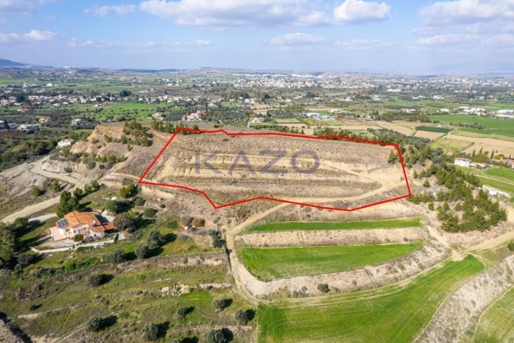 7,358m² Plot for Sale in Pera, Nicosia District