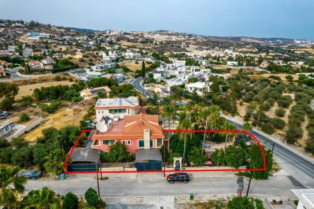 4 Bedroom House for Sale in Agios Tychonas, Limassol District