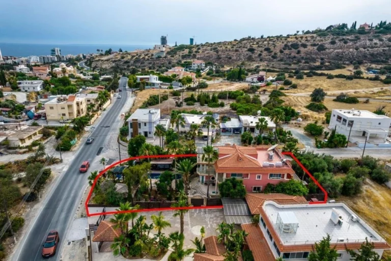 4 Bedroom House for Sale in Agios Tychonas, Limassol District