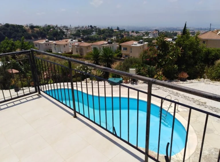 6+ Bedroom House for Sale in Tala, Paphos District