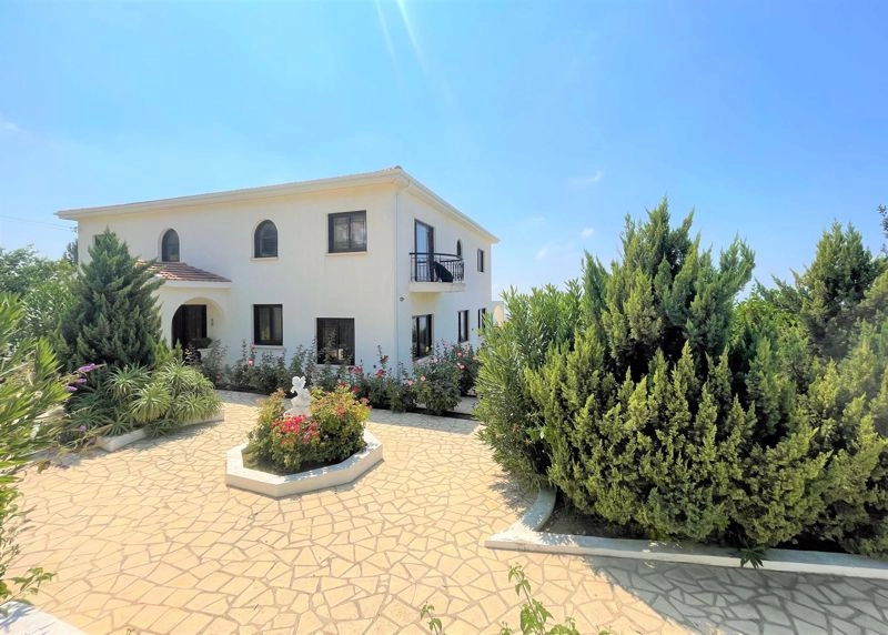 5 Bedroom House for Sale in Tala, Paphos District