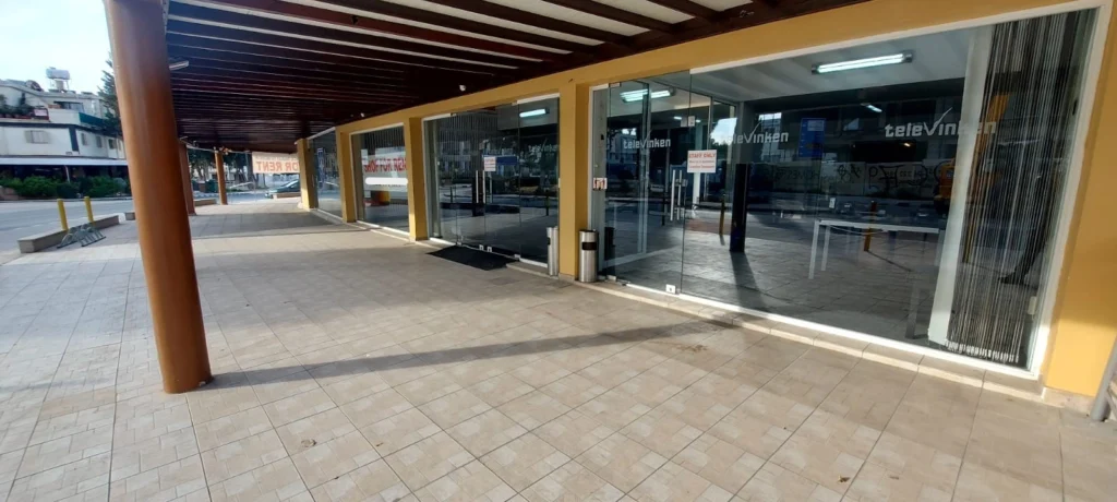 150m² Commercial for Rent in Kato Paphos