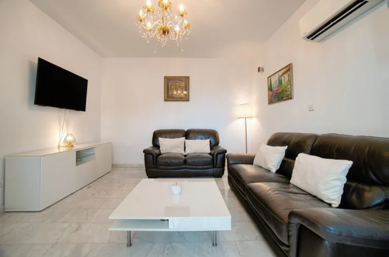 4 Bedroom House for Sale in Chlorakas, Paphos District