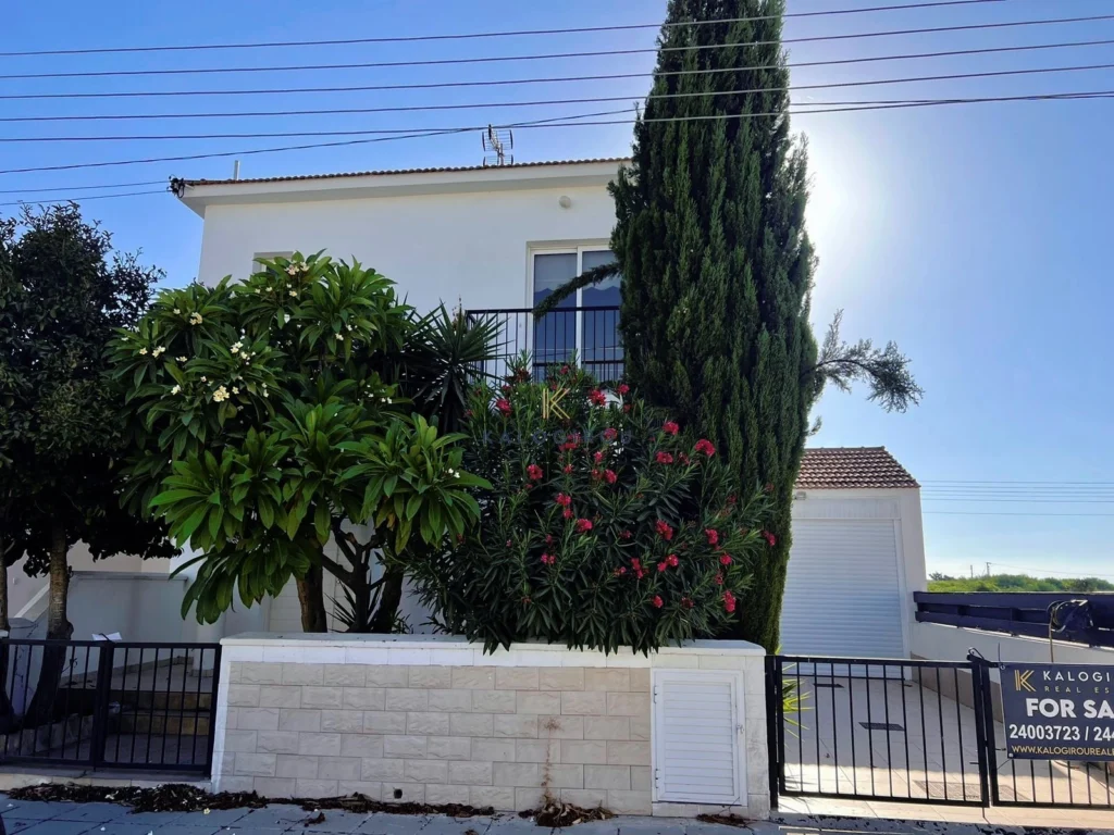 4 Bedroom House for Sale in Livadia Larnakas, Larnaca District