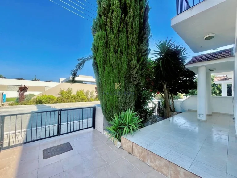 4 Bedroom House for Sale in Livadia Larnakas, Larnaca District