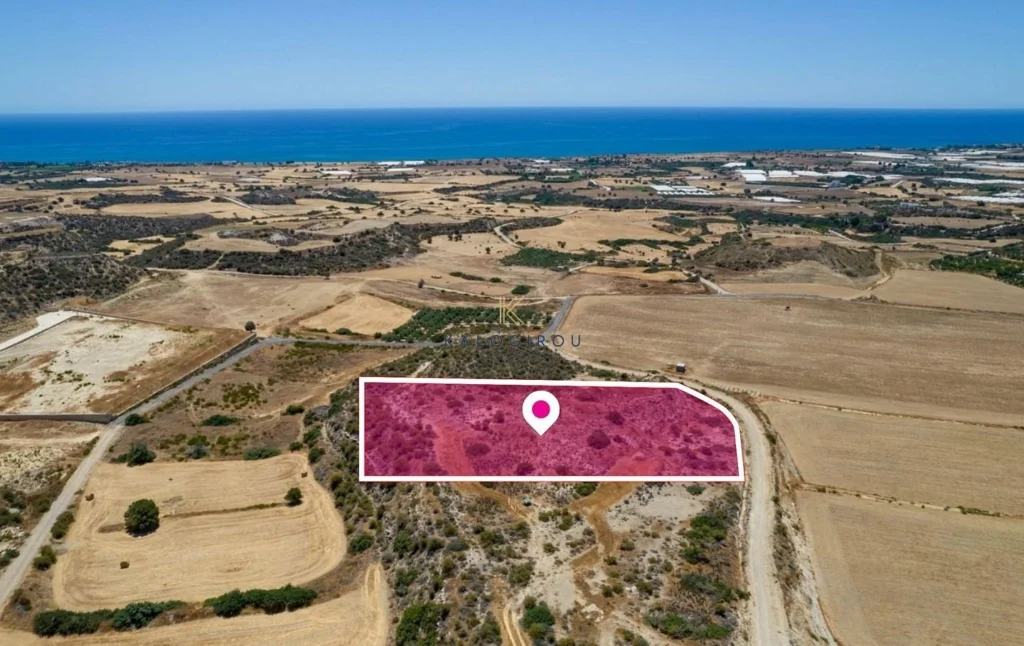 7,174m² Plot for Sale in Maroni, Larnaca District