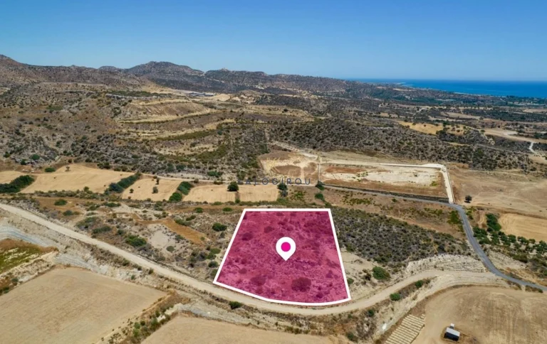7,174m² Plot for Sale in Maroni, Larnaca District