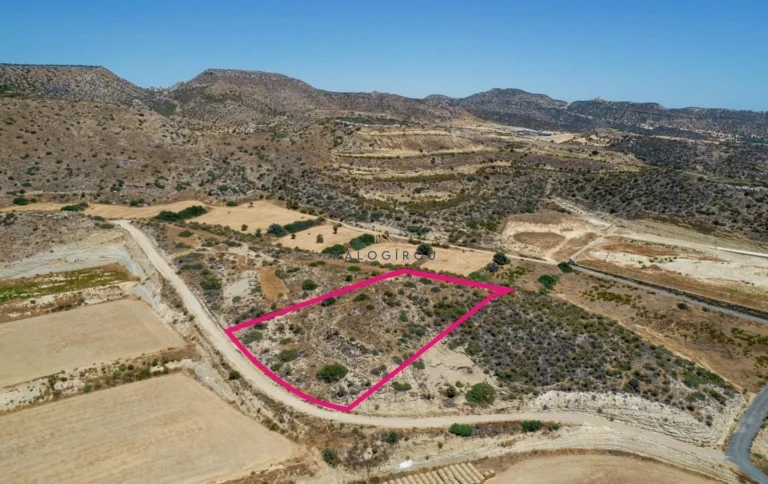 7,174m² Plot for Sale in Maroni, Larnaca District