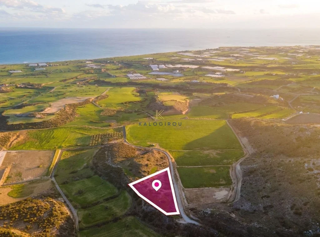 7,174m² Plot for Sale in Maroni, Larnaca District