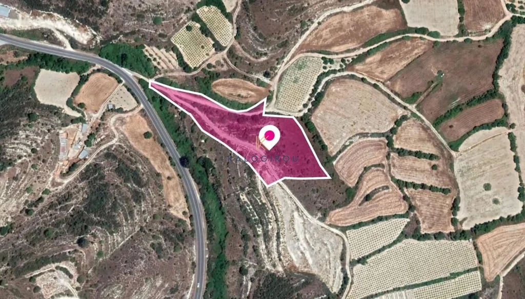 9,365m² Plot for Sale in Stroumpi, Paphos District