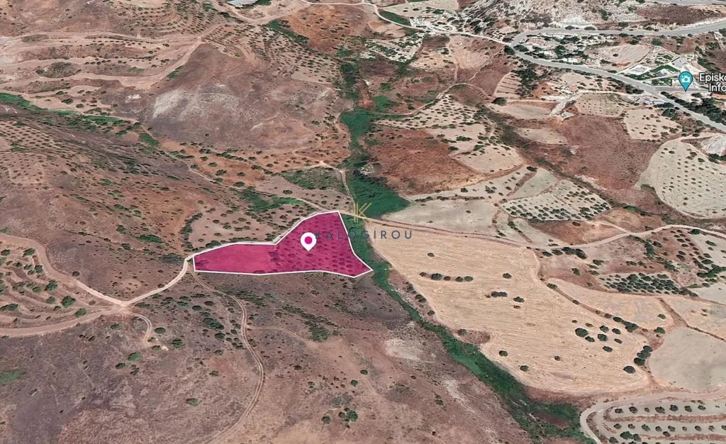 7,535m² Plot for Sale in Episkopi Pafou, Paphos District