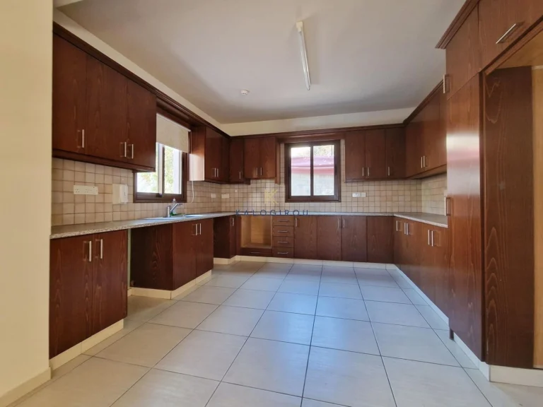 4 Bedroom House for Sale in Kynousa, Paphos District