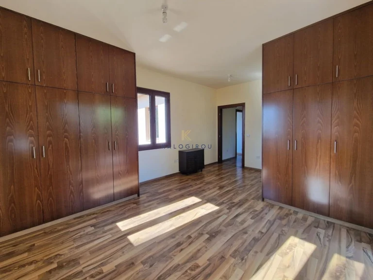 4 Bedroom House for Sale in Kynousa, Paphos District