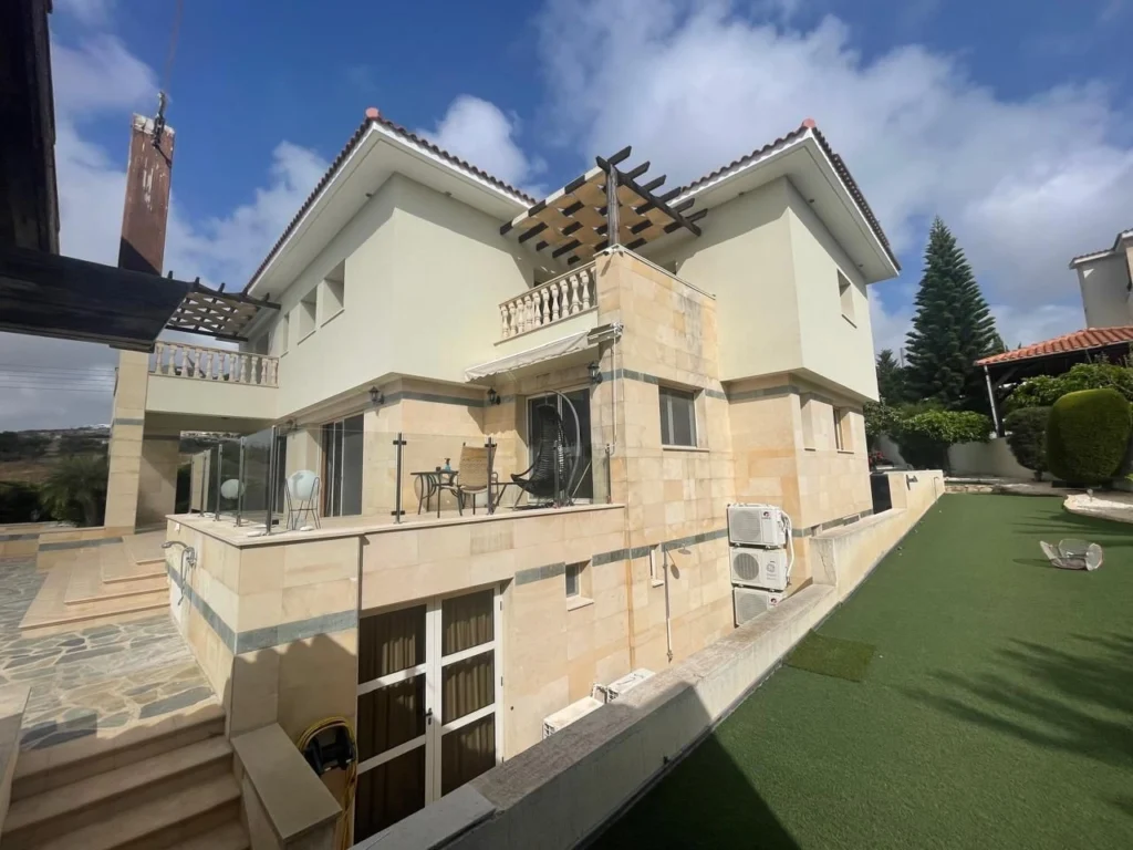 5 Bedroom House for Sale in Konia, Paphos District