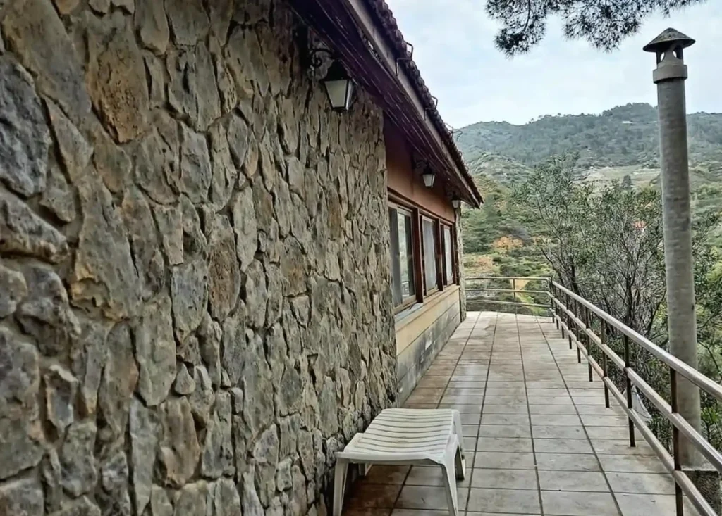 3 Bedroom House for Sale in Moniatis, Limassol District