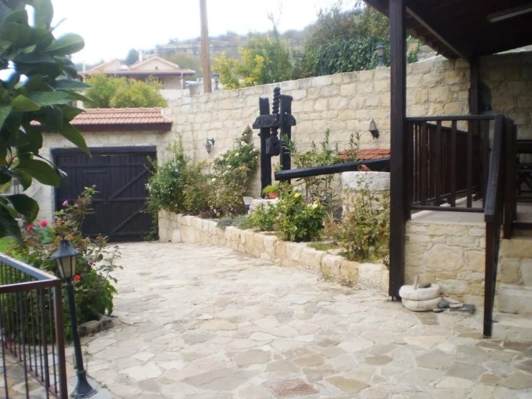 6+ Bedroom House for Sale in Salamiou, Paphos District