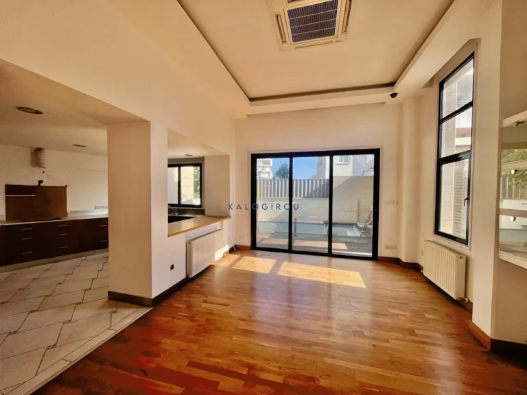 4 Bedroom House for Sale in Faneromeni, Larnaca District