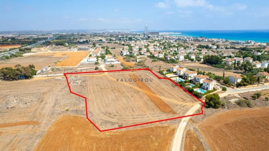 8,518m² Plot for Sale in Sotira, Famagusta District
