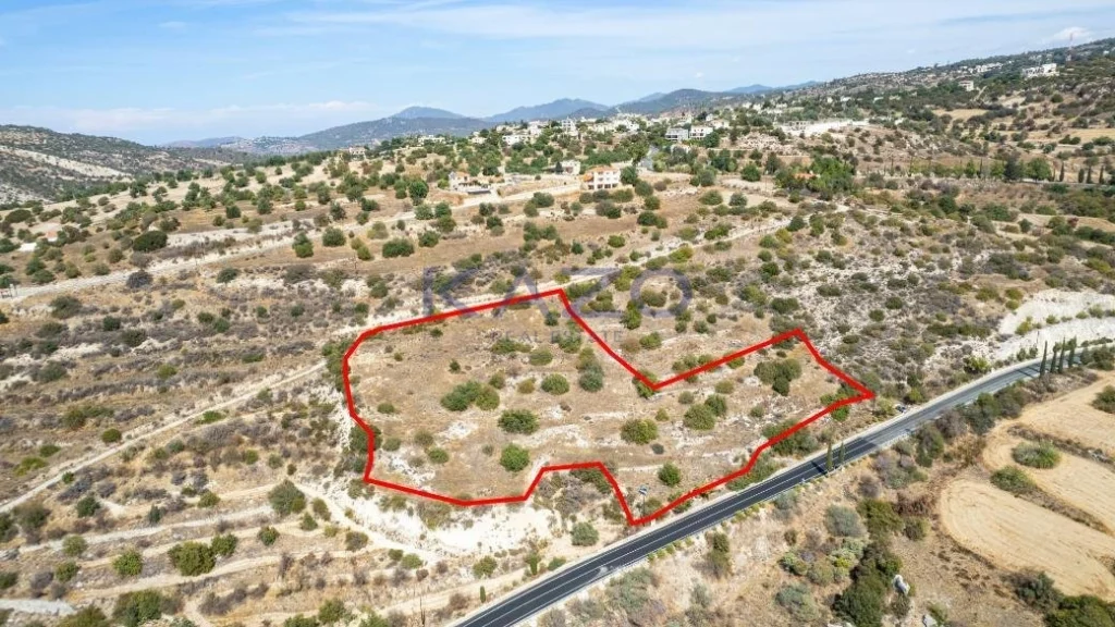 10,348m² Plot for Sale in Peristerona Pafou, Paphos District