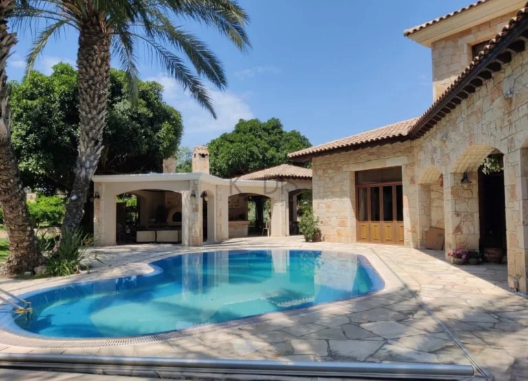 4 Bedroom House for Sale in Ypsonas, Limassol District