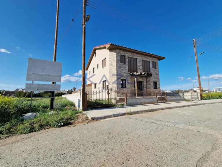 3 Bedroom House for Sale in Kokkinotrimithia, Nicosia District