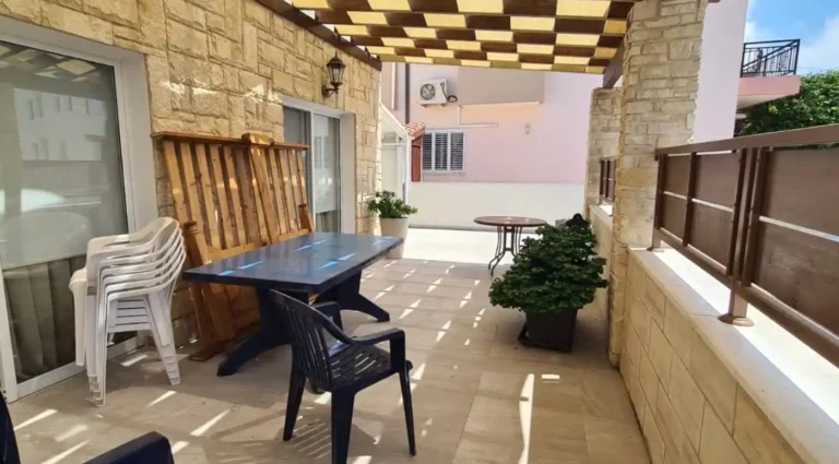 3 Bedroom House for Sale in Paphos – Universal