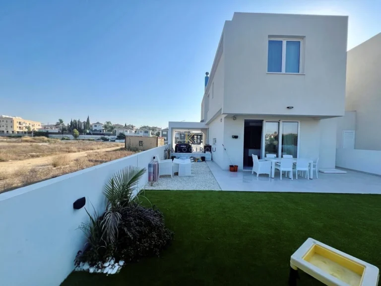 3 Bedroom House for Sale in Aradippou, Larnaca District
