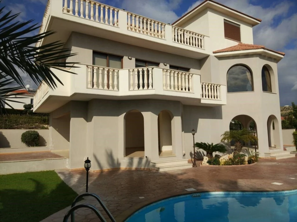5 Bedroom House for Sale in Limassol – Agios Athanasios