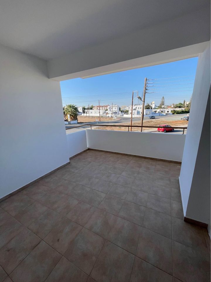 100m² Office for Rent in Xylotymvou, Larnaca District