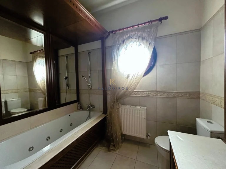 5 Bedroom House for Sale in Aradippou, Larnaca District