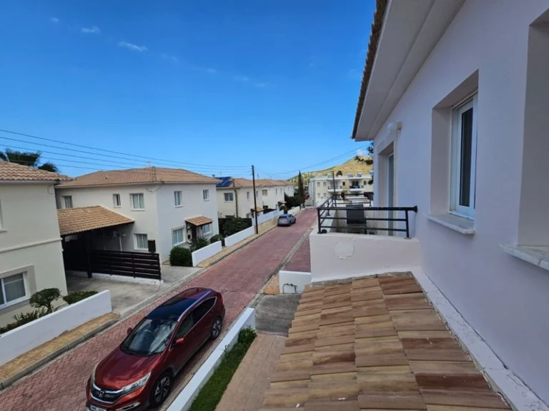 2 Bedroom House for Sale in Argaka, Paphos District