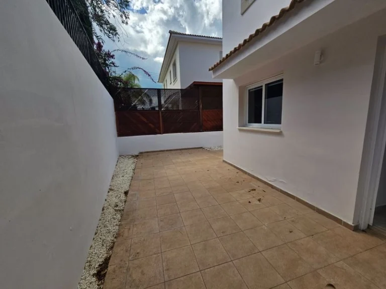 2 Bedroom House for Sale in Argaka, Paphos District
