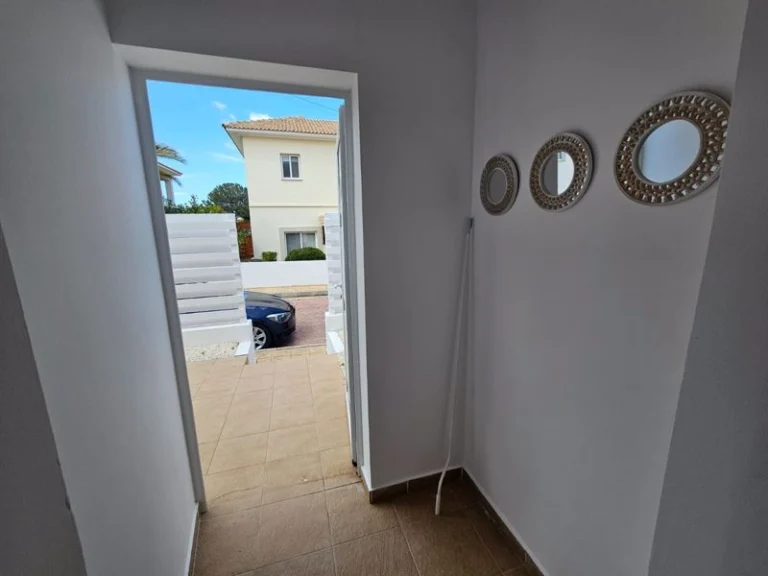 2 Bedroom House for Sale in Argaka, Paphos District